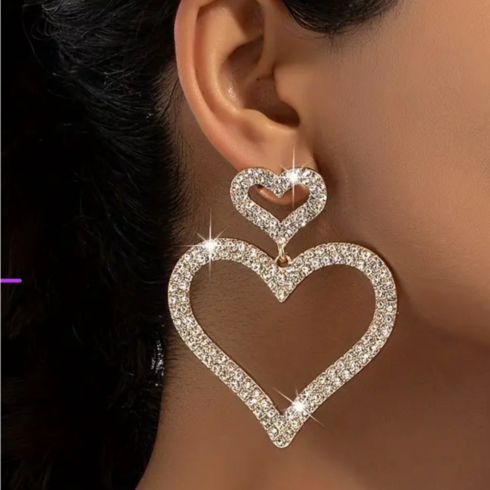 🎉HOST PICK🎉 NEW Silver Plated Double heart pave’ rhinestone earrings - Picture 4 of 5